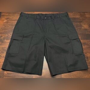 NWT Edwards Black Cargo Shorts Men's size 44